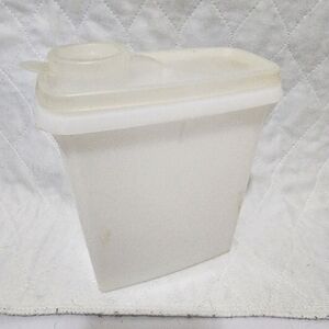 Vintage TUPPERWARE Junior Store-n-Pour Cereal Keeper White